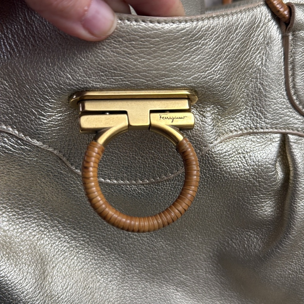 Purse - Picture 2 of 3